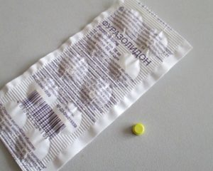 Фуразолидон окрашивает мочу в желтый цвет