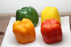 Перец, фаршированный говядиной и беконом