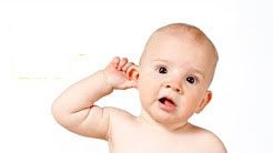 Ребенок слушает