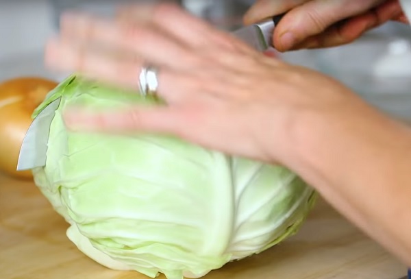 Разрезание кочана на половины