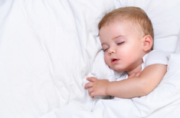 Ребенок сладко спит