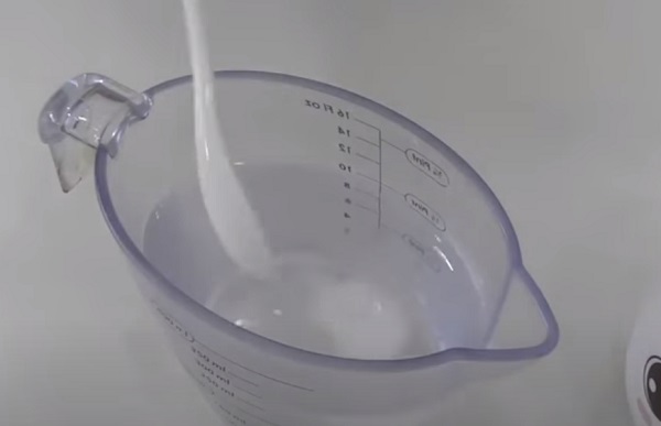 Добавление сахара в воду