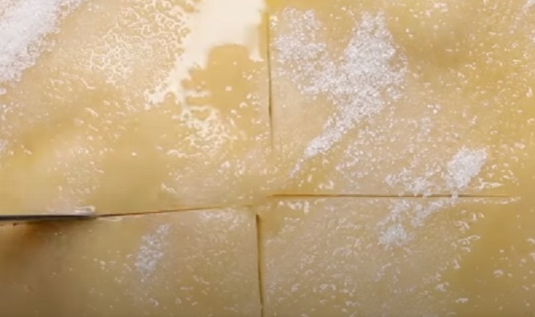 Надрезы на пироге