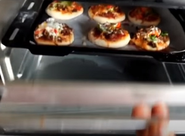 Форма ставится в духовку