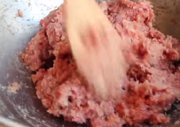 Перемешивание ингредиентов