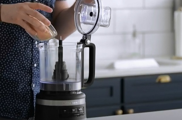 Пересыпание печенья в блендер