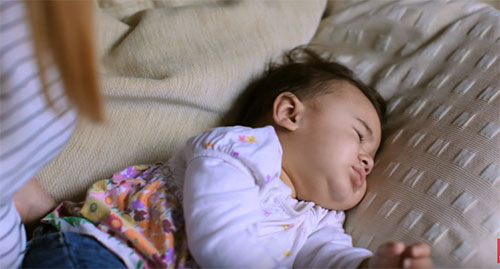 Ребенок спит