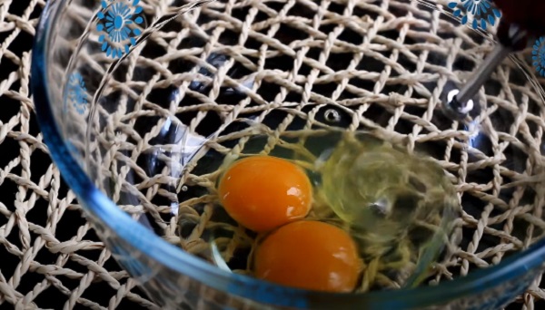 Взбивание яиц