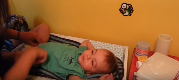 Ребенок в год и два спит