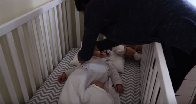 Ребенок спит