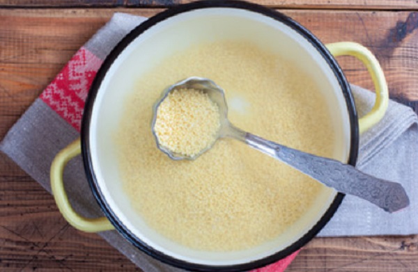 Кастрюля с пшеном