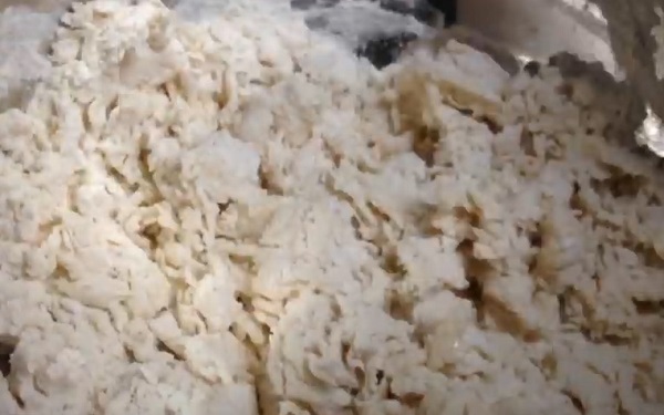 Вымешивание теста