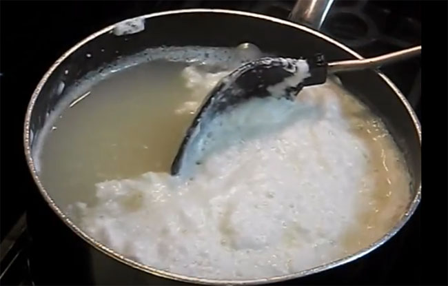 Кипятим творожную массу