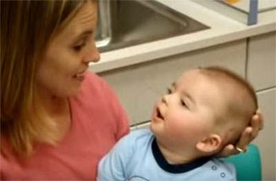 Ребенок узнал маму