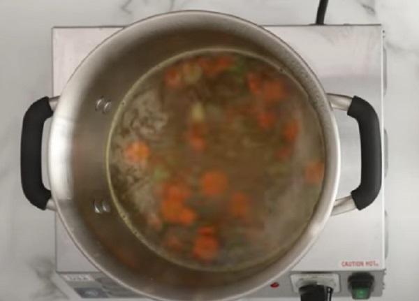 Овощи в бульоне