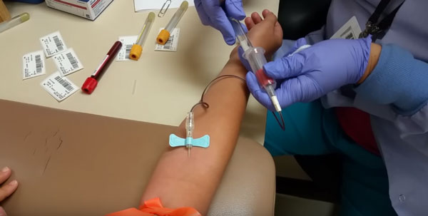 Взятие крови из вены