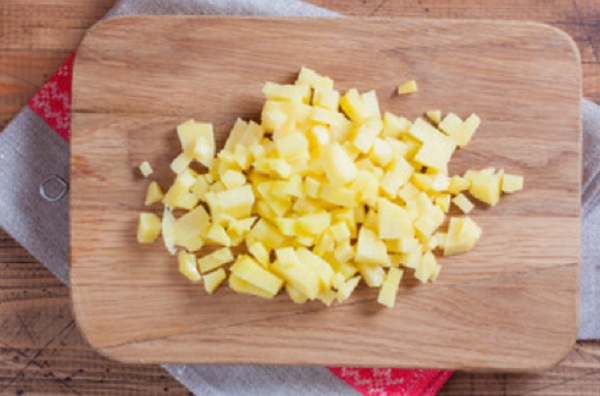 Нарезанный картофель