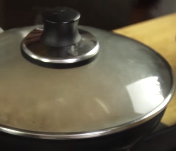 Казан, накрытый крышкой