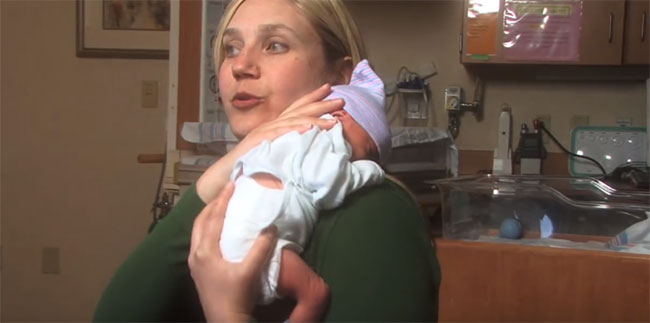 Мама носит ребенка