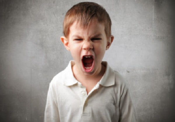 Ребенок кричит