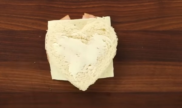 Готовый сэндвич