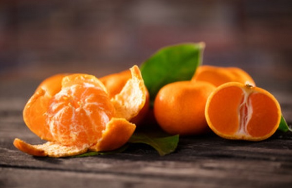 Мандарины. Некоторые очищенные