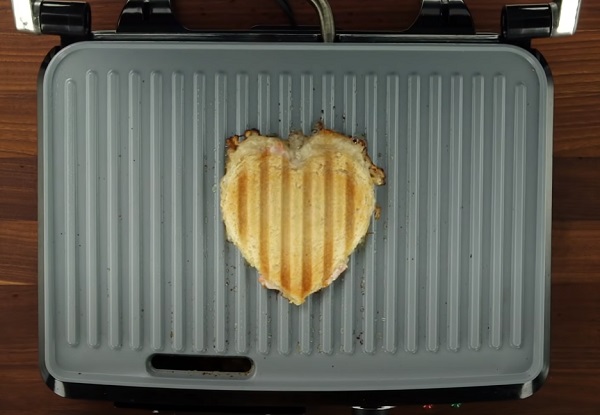 Бутерброд на гриле