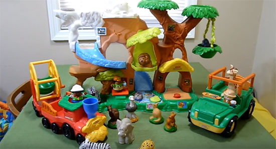 Набор игрушек для двухлетнего ребенка