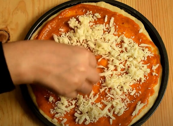 Выкладывание моцареллы