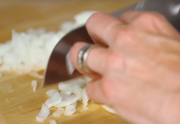 Измельчение лука