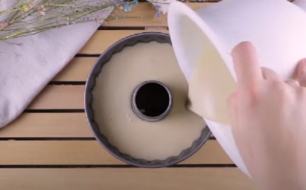 Переливание в форму