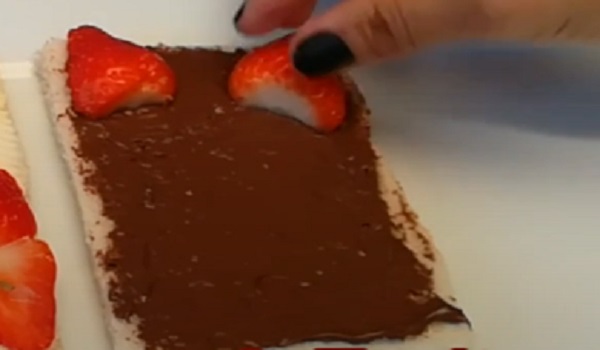 Выкладывание клубники