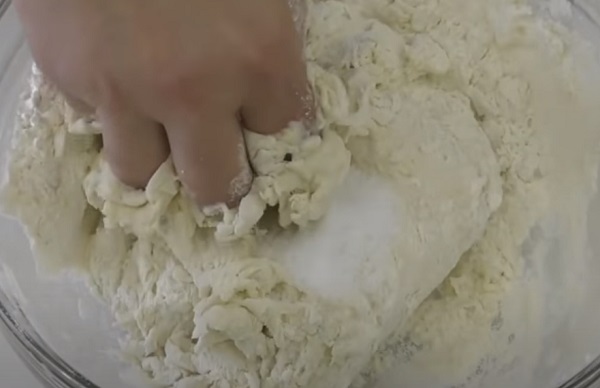 Вымешивание теста