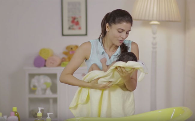 Достаем малыша из воды