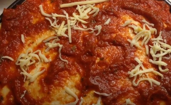 Тесто с томатом и сыром