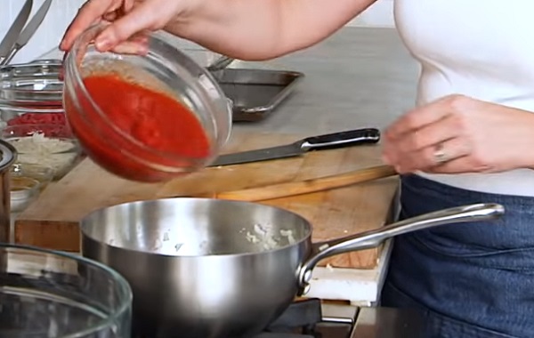 Добавление томата