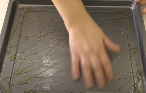 Смазывание противня