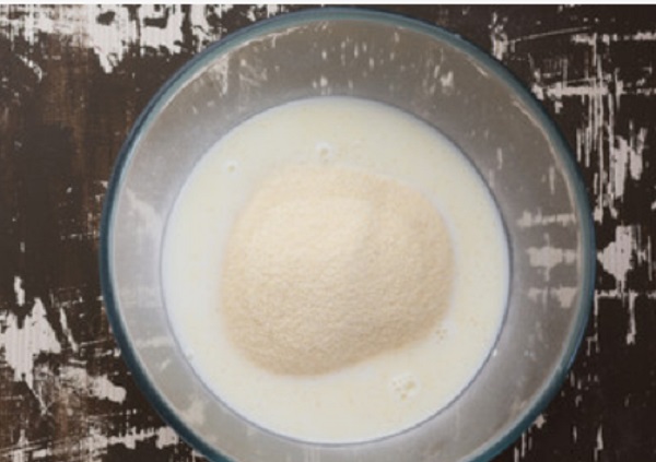 Манку добавили к молоку