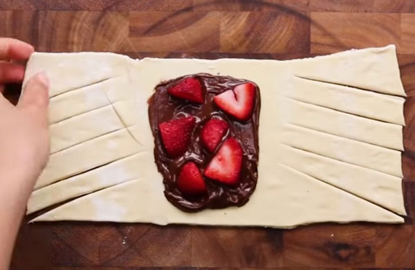 Выкладывание клубники