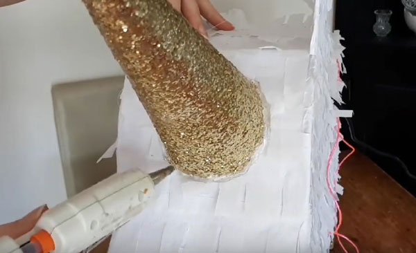 Приклеивание рога