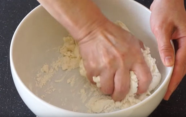 Вымешивание теста