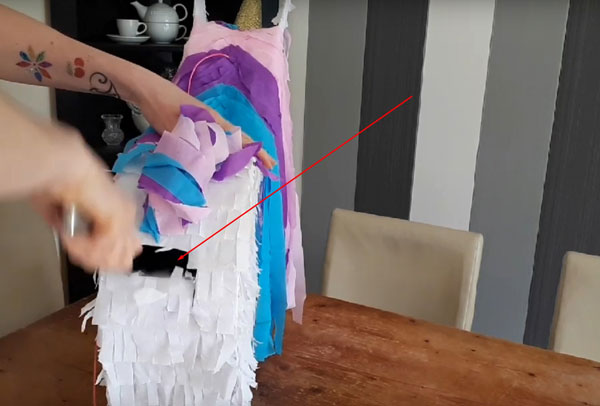 Дырка под хвостом