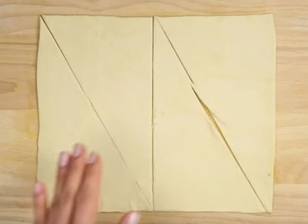 Тесто разрезано на треугольники