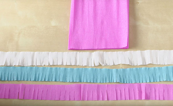 Нарезанные полоски разных цветов