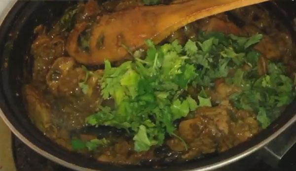 Добавление измельченной петрушки