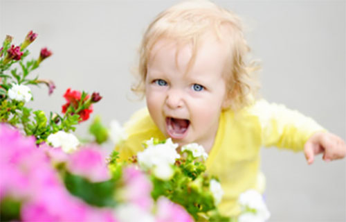 Девочка с приступом истерики