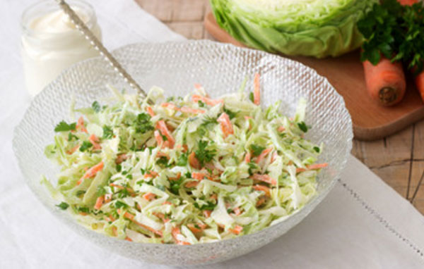 Готовый салат с капусты и моркови