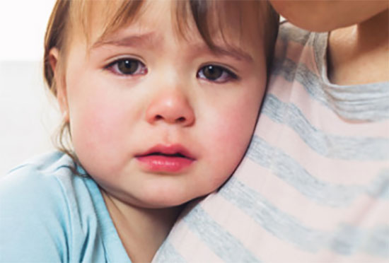 Грустная заплаканная девочка