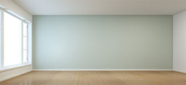 Пустая комната с большим окном и стеной пастельного цвета