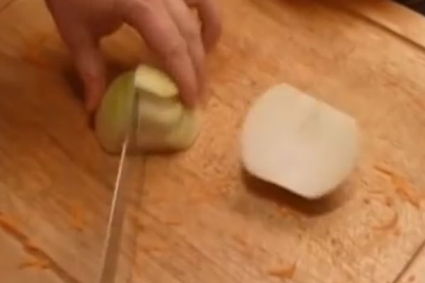 Нарезание лука